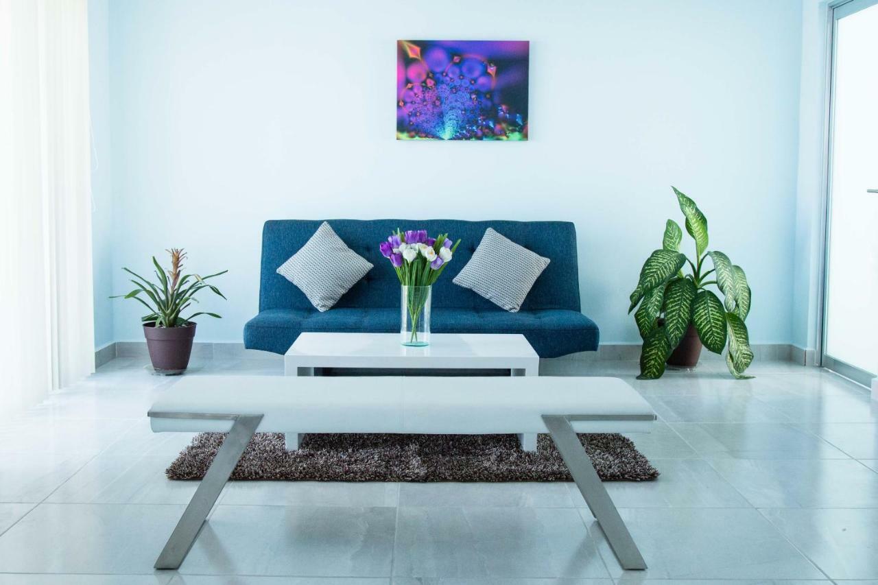 Tita Turquesa, Apartment *