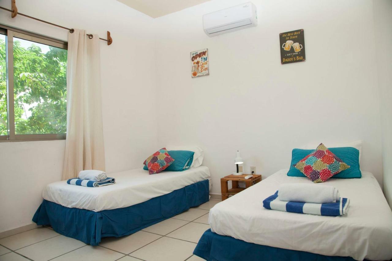 Beautiful Private For 16 Pax With Garden, Bbq And Pool, Casa de férias Playa del Carmen