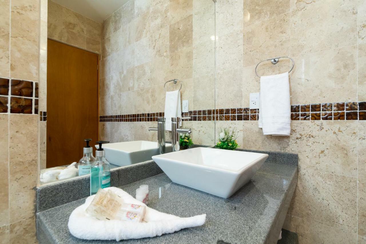 Kuyaan Coral Suites By Holiday In Playa