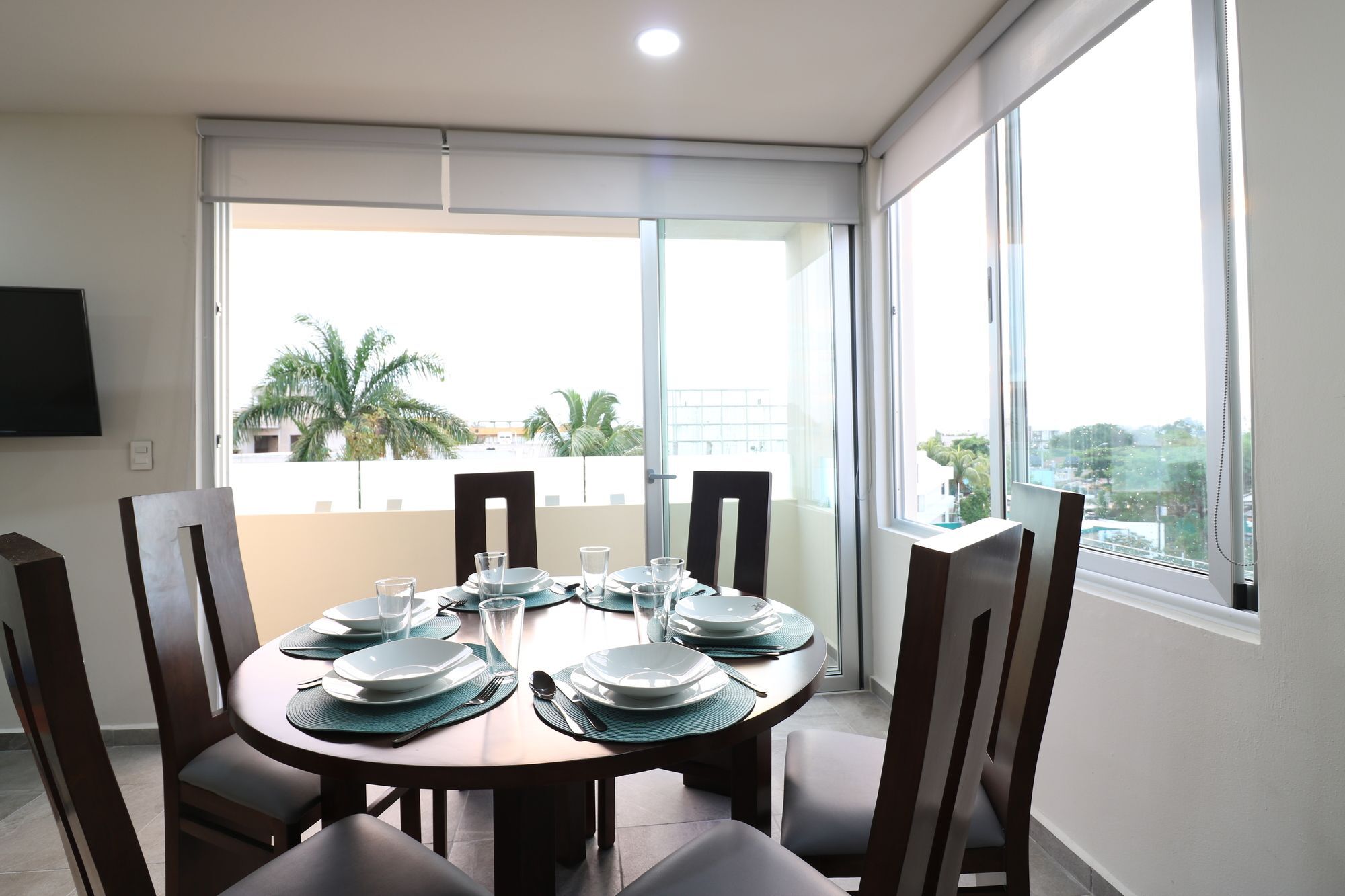 The Furlough Fur402 Apartment