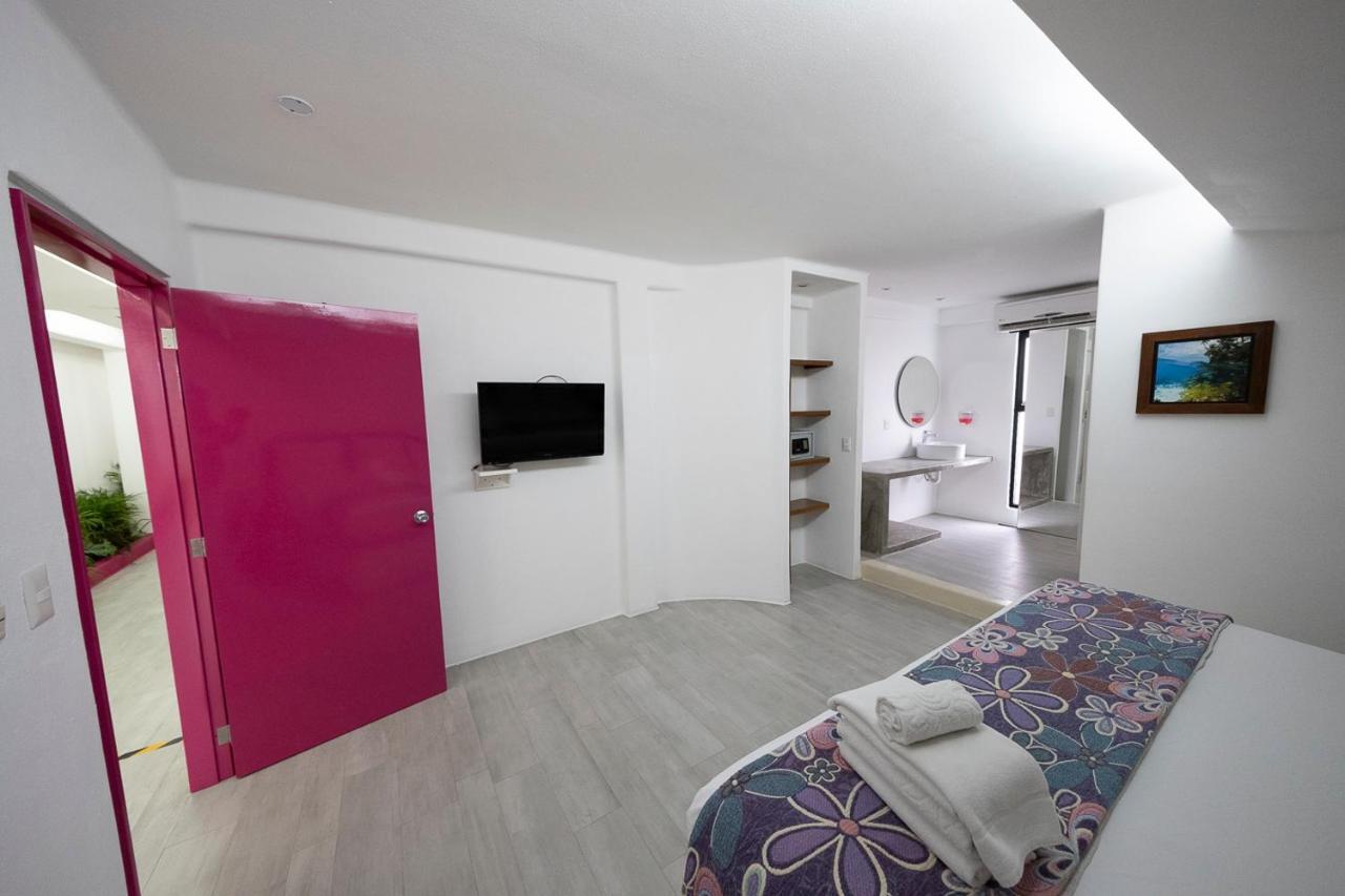 Partyholic Hotel
