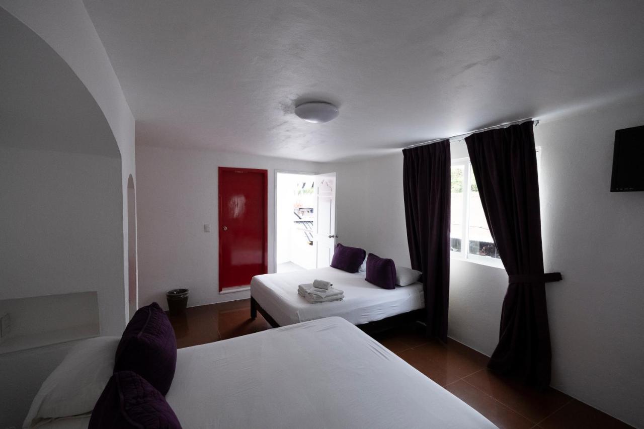 Hotel Partyholic