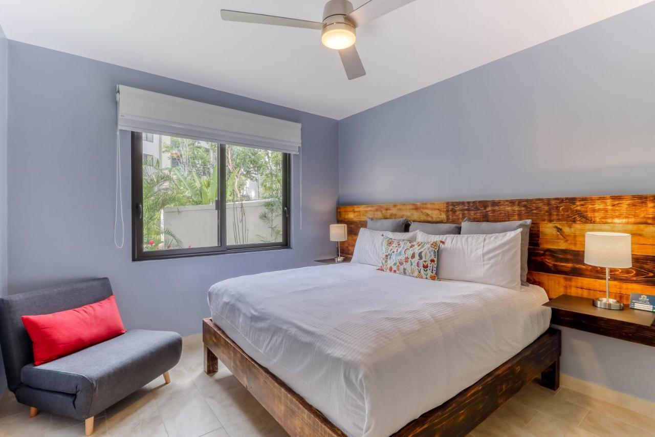 Apartment Chandelier B102 @ Lagunas
