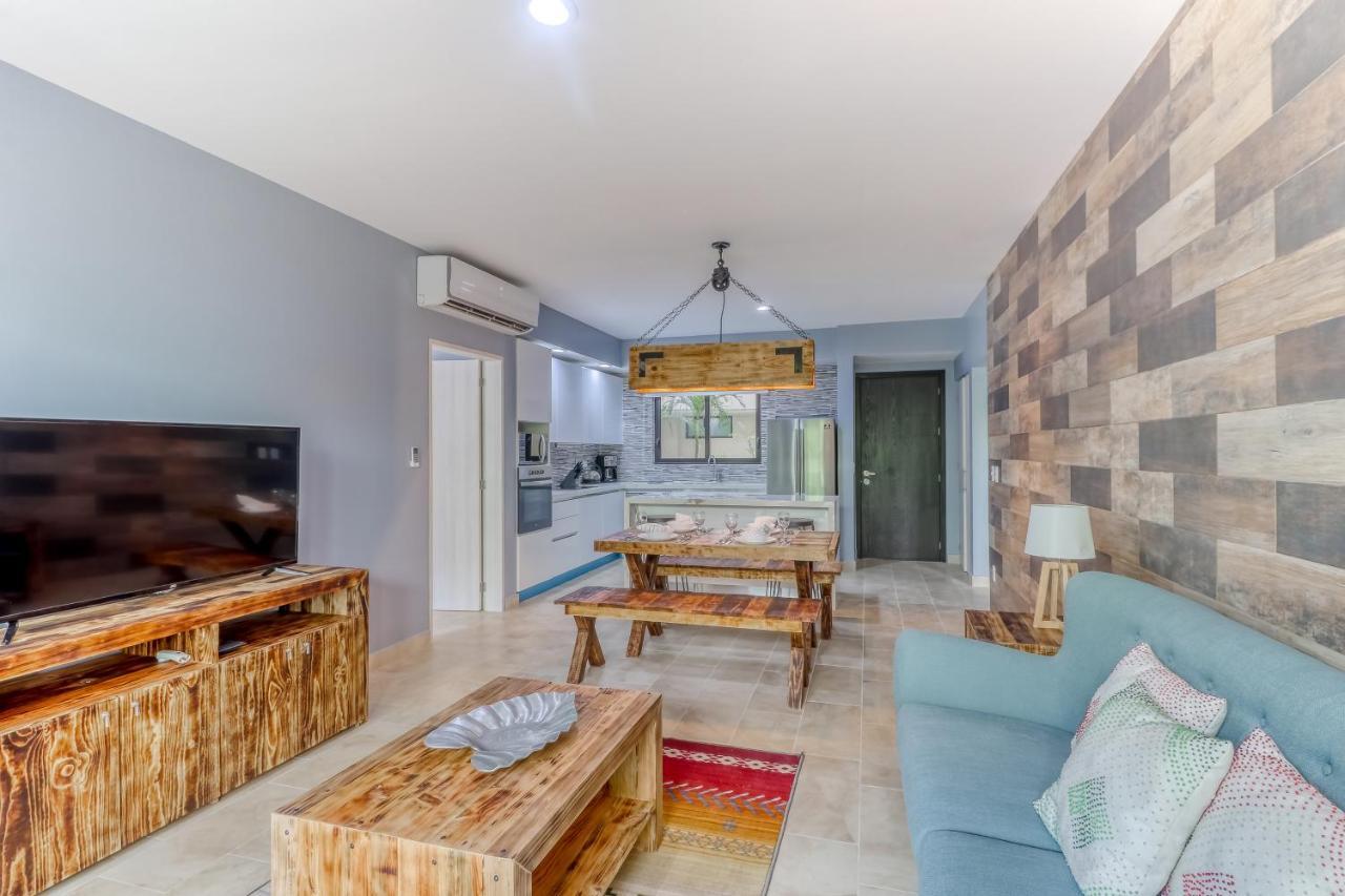 Apartment Chandelier B102 @ Lagunas *