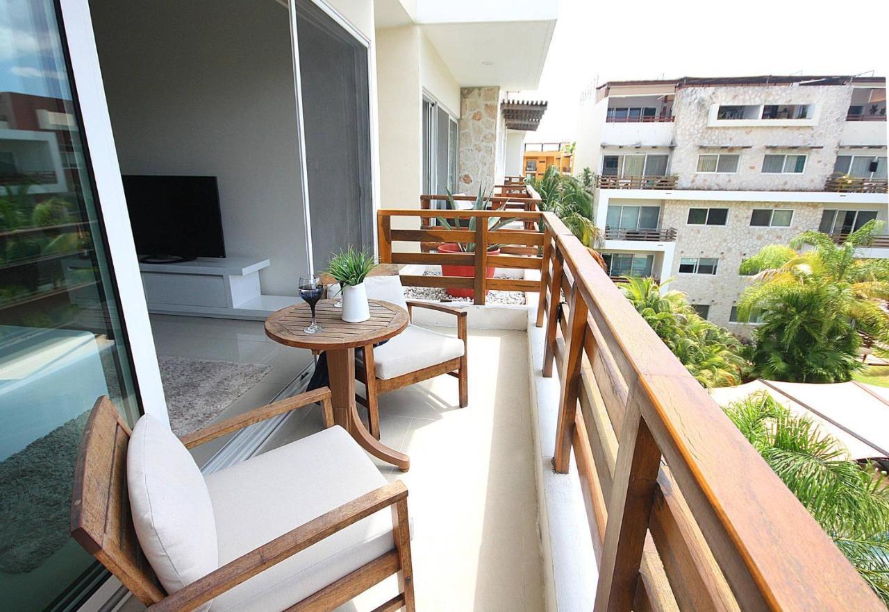 3 Bedroom Penthouse With Private Rooftop + Jacuzzi, Pool, Gym & Club, Sabbia Holiday home Playa del Carmen