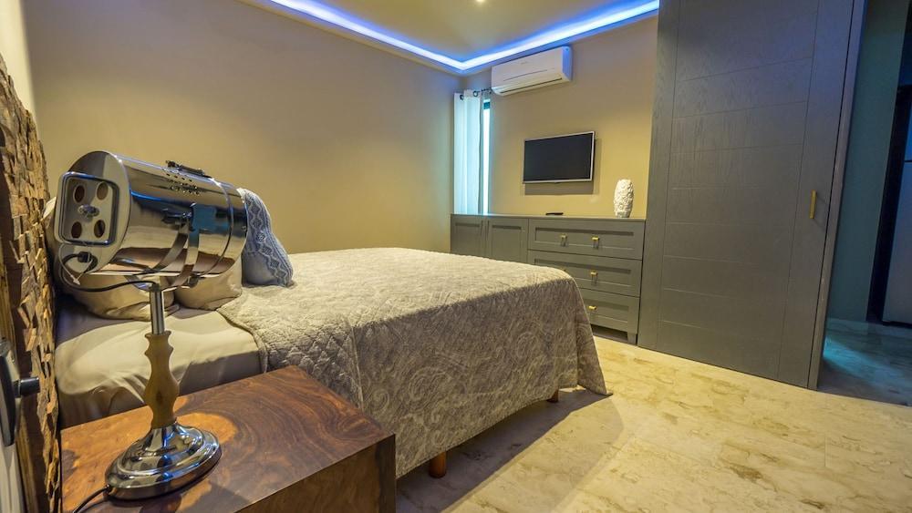 Lotus Midtown By Bvr * Playa del Carmen