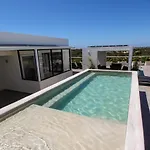 Zulim Condo - 302