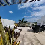 Luxurious & Central Condo In Playa Steps From The Beach