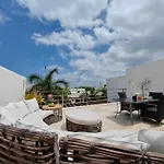 Luxurious & Central Condo In Playa Steps From The Beach