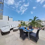 Luxurious & Central Condo In Playa Steps From The Beach