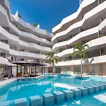 Private Room In Top Location With Pool Gym And Cinema