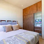Coto8 Selvanova Gated, Wifi 200Bm, King,6Pools