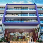 Luxury 1 Bedroom Condo - 2 Pools & Gym - At The City Condos - Descanso