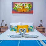 500M To Beach L Queen Beds Kitchen L Pool Patio Gym Bikes Ac 30203