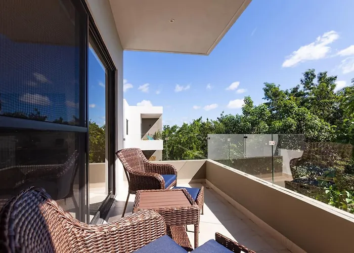 Coto8 Selvanova Gated, Wifi 200Bm, King,6Pools