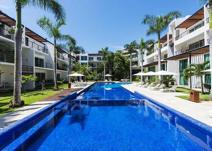 Luxurious & Central Condo In Playa Steps From The Beach