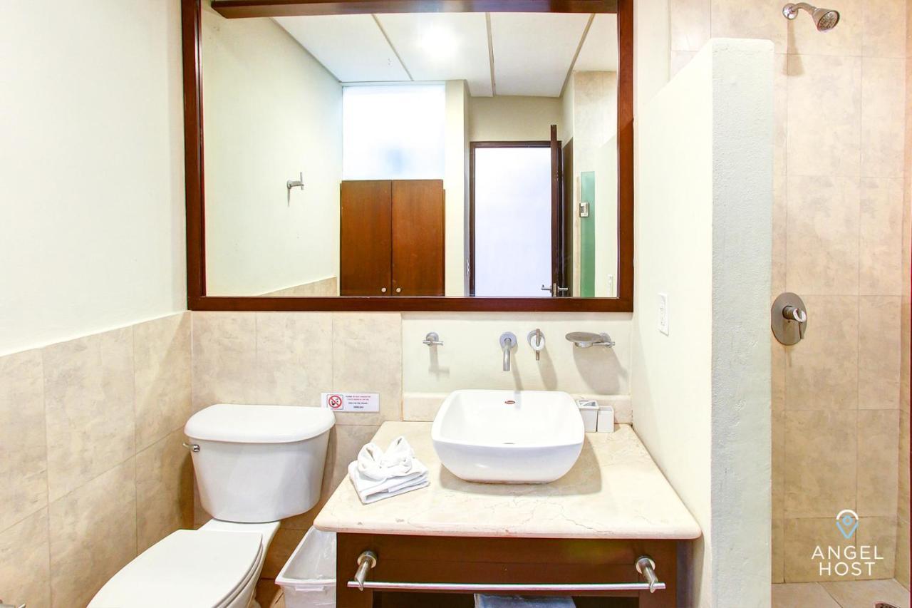 Fabulous Playa Getaway At 38th And 2 Pools Onsite *