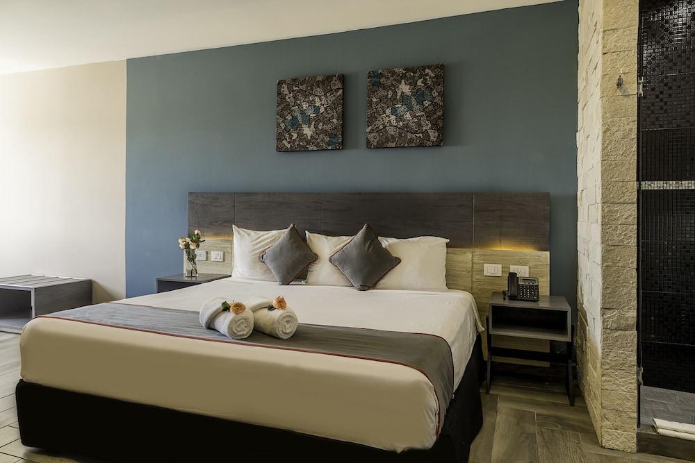 Bfh Attraction Deluxe Hotel