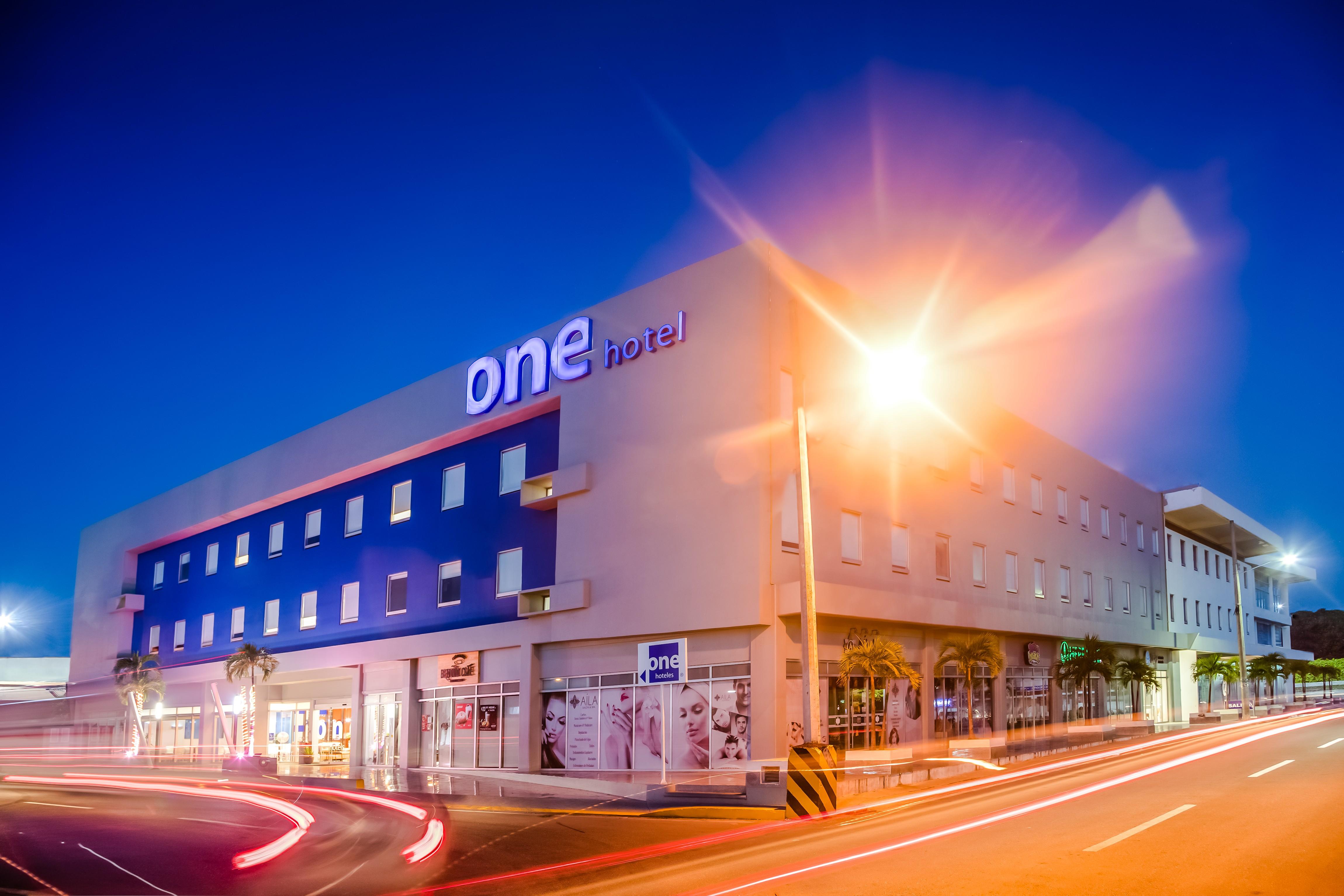 Khách sạn One
