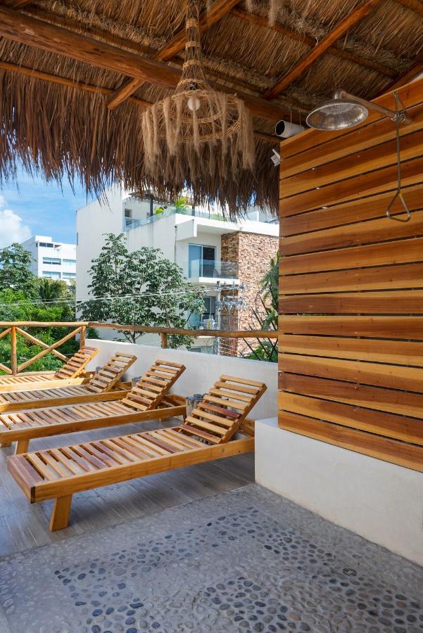 Verandah Apartment *
