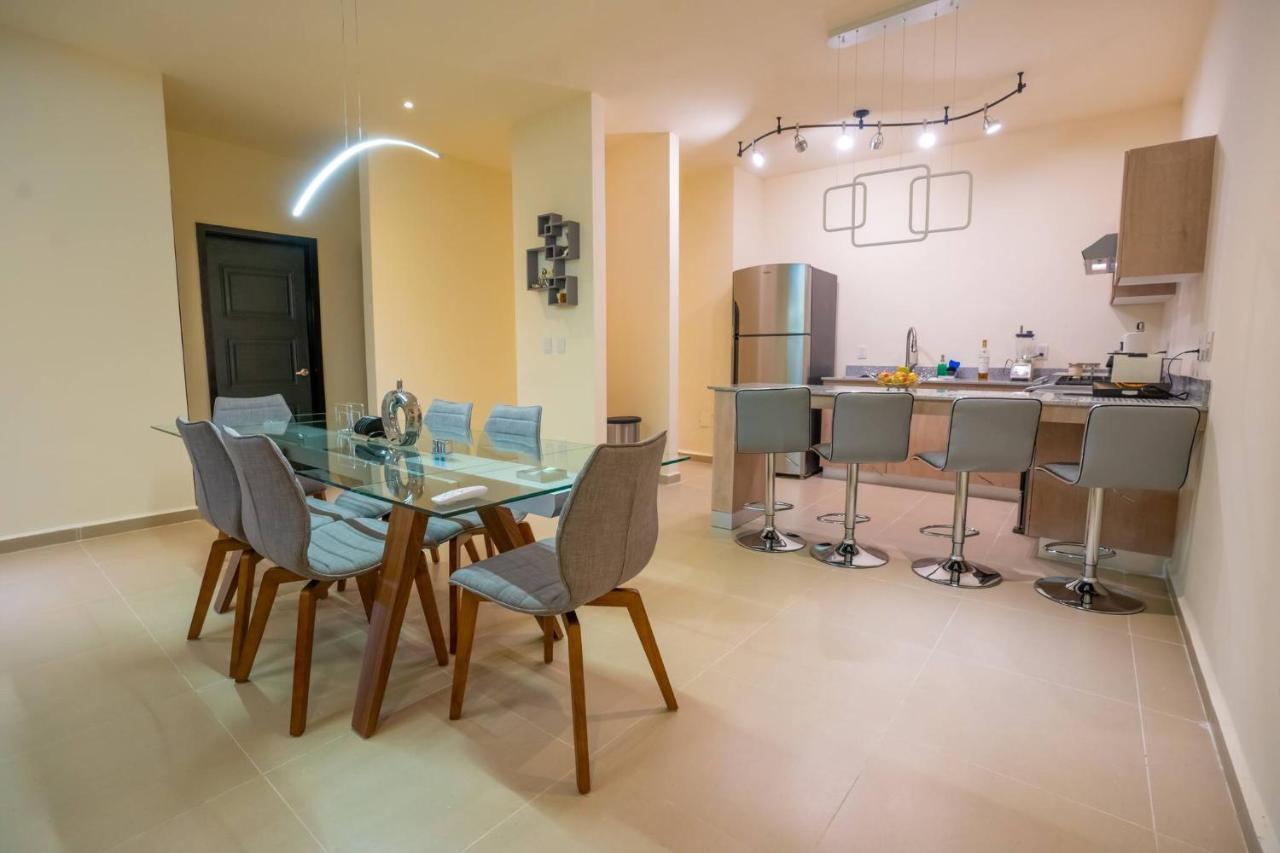Luxury With Poll Apartment