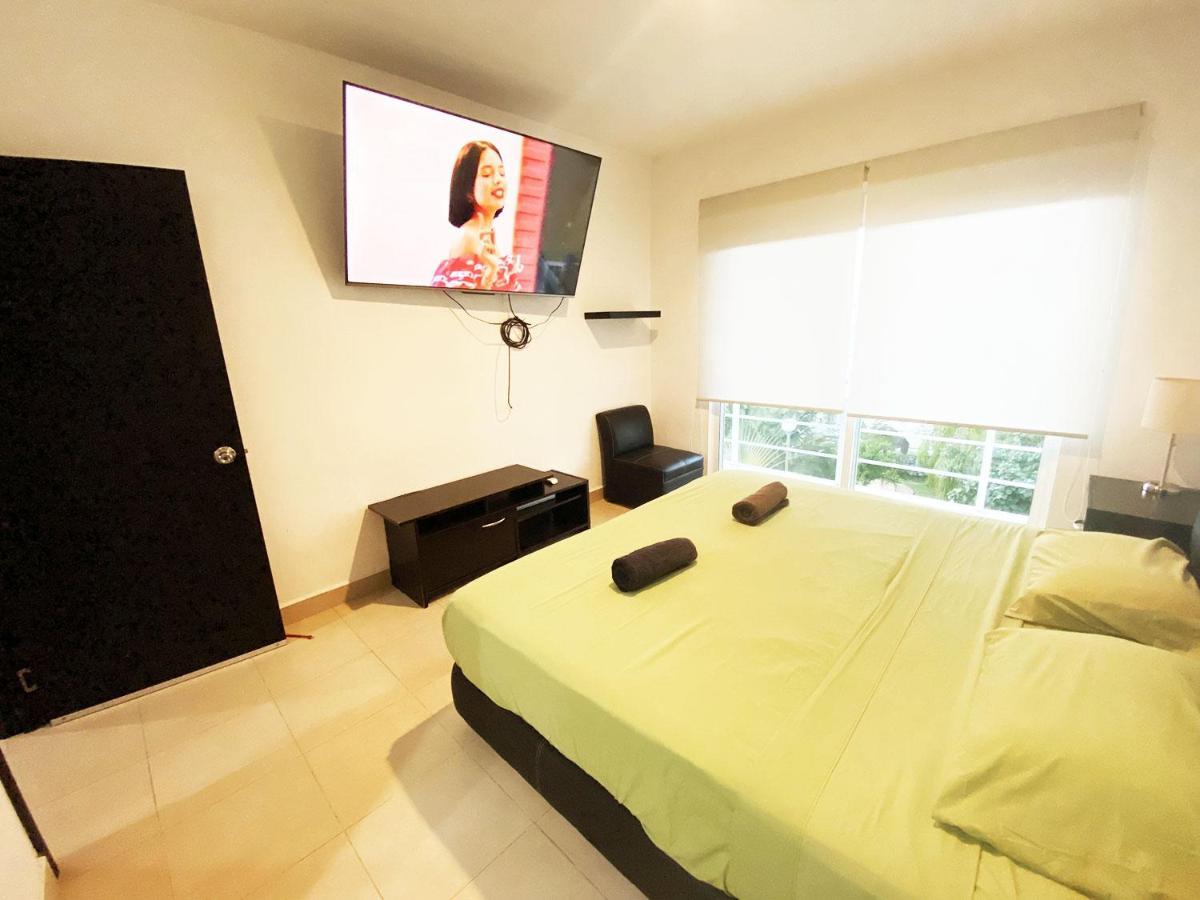 Geek-chic Townhouse * Playa del Carmen