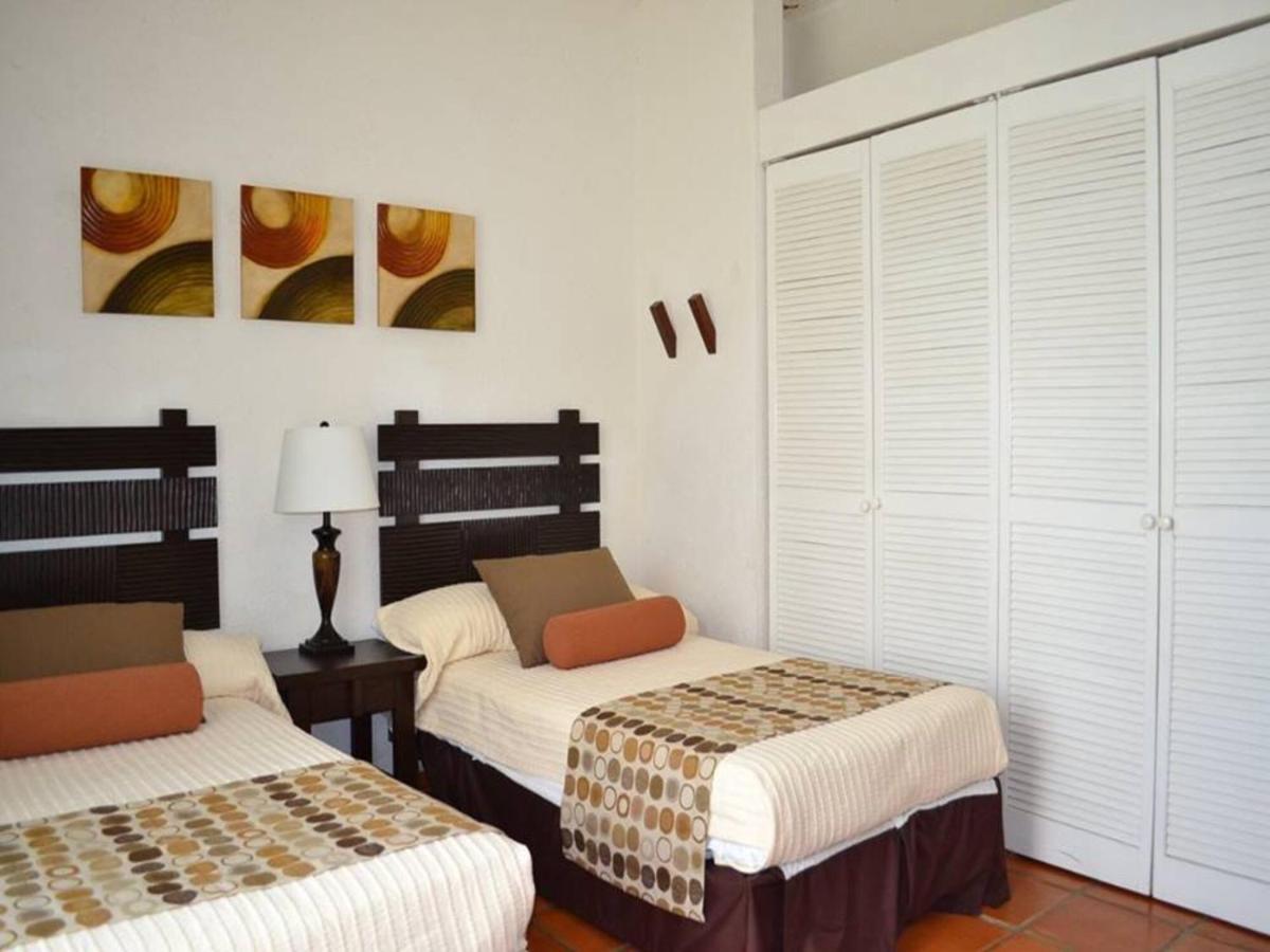 Apartment Beautiful On 10th Av In The Center Of Playa