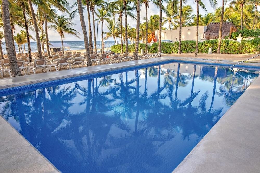 Khách sạn Riu Lupita 5*