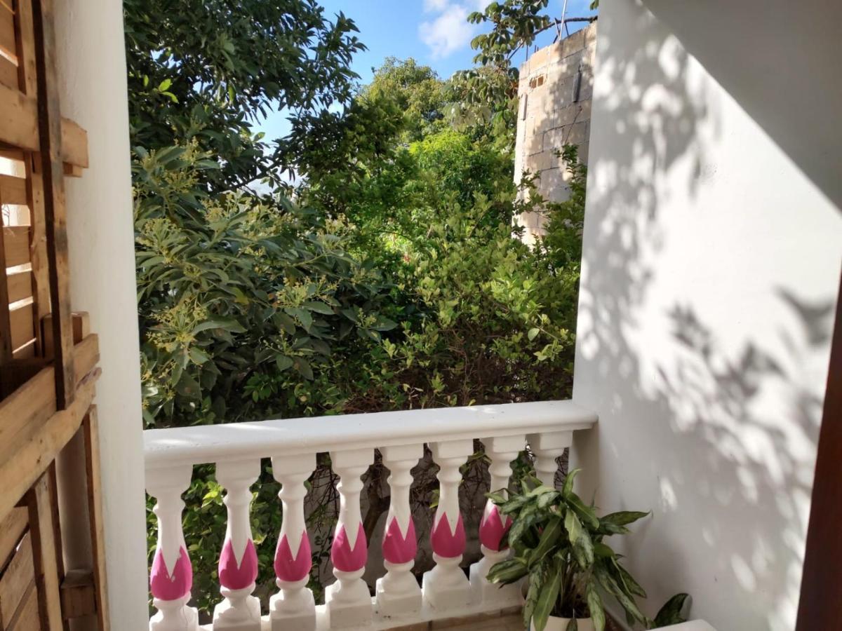 Casa Bugambilias Playa Bed & Breakfast *