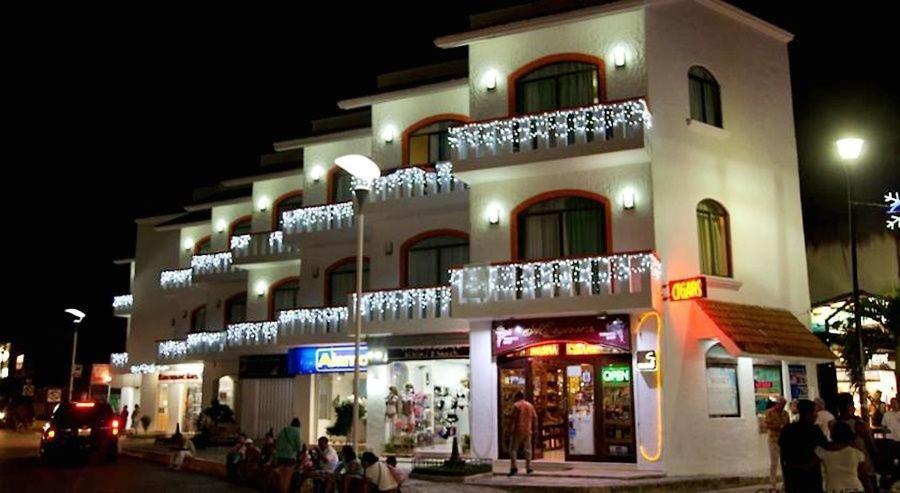 Khách sạn Clara 5th Avenue 4*