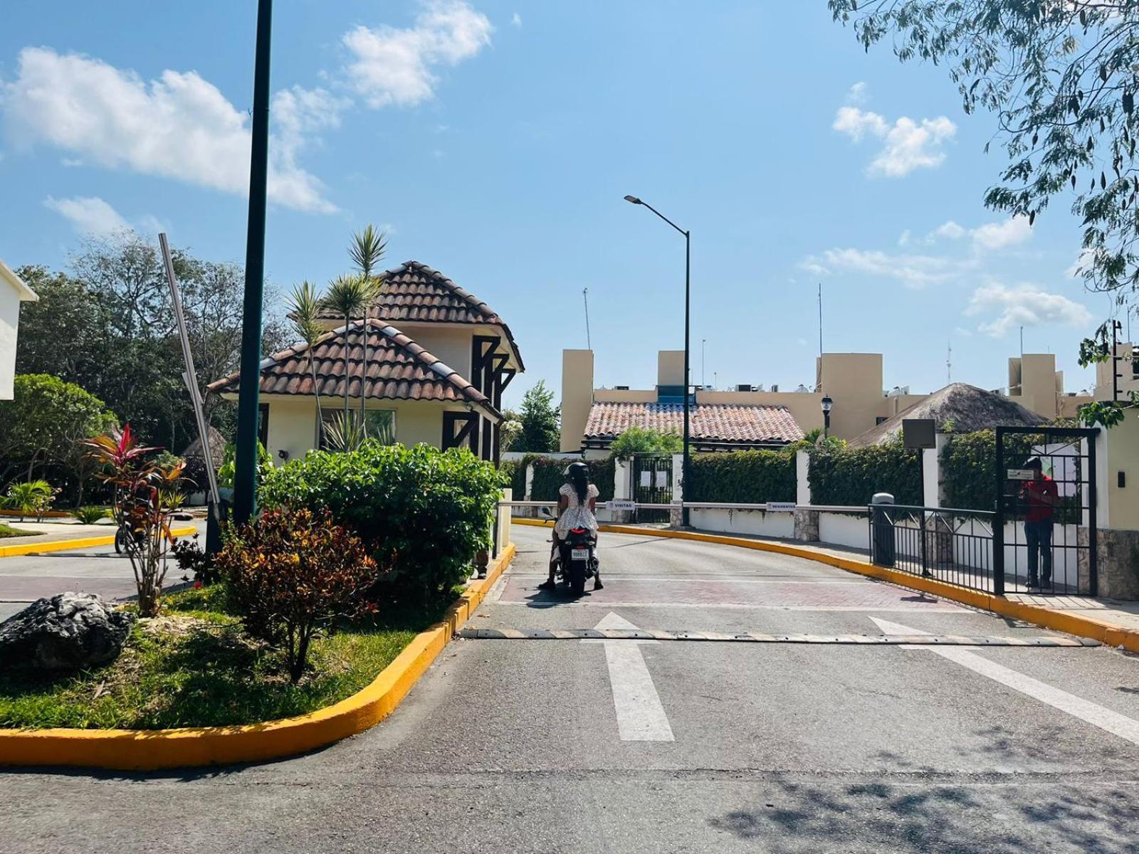 Amplio De 2 En