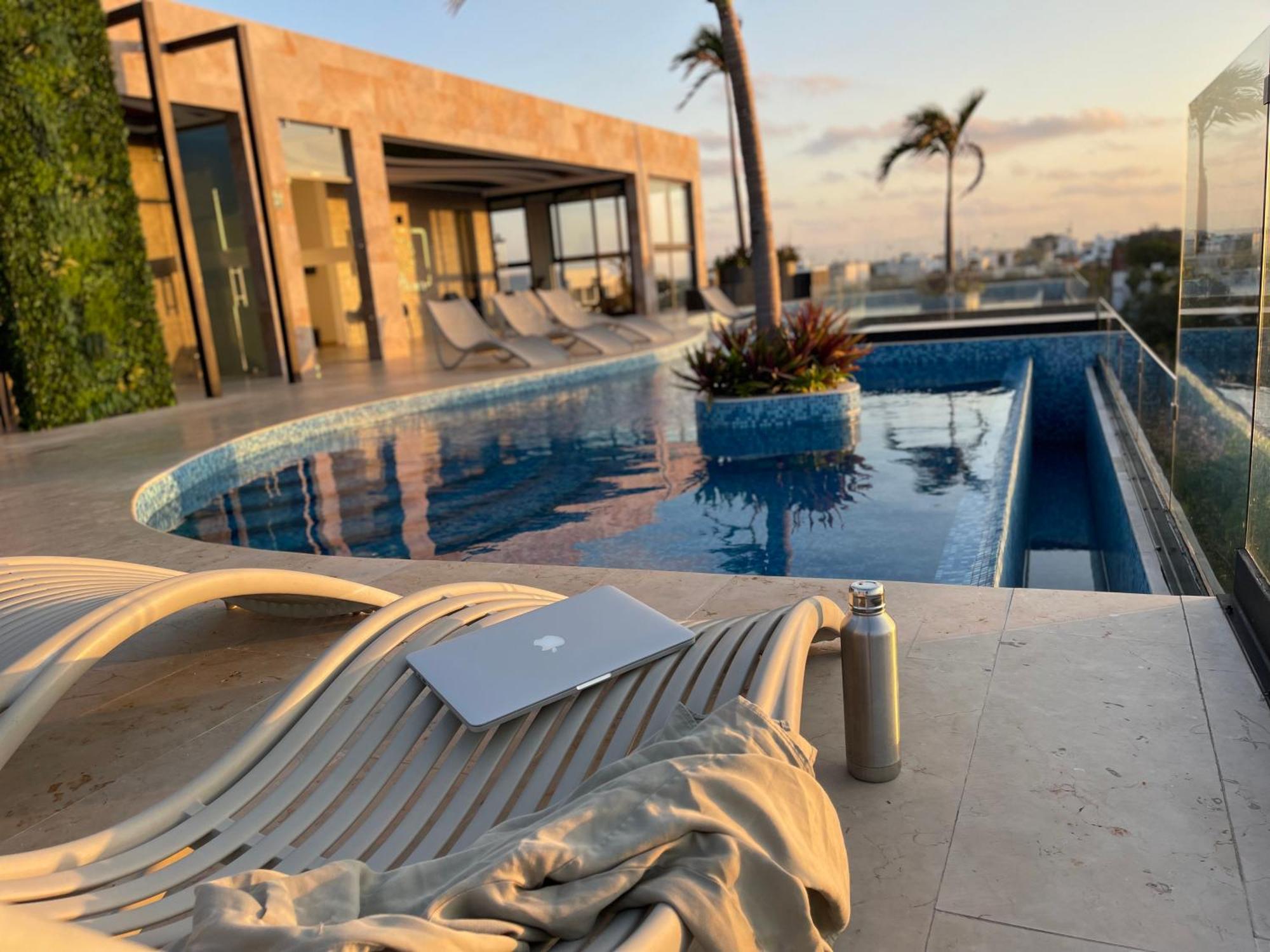 Căn hộ Stunning Studio/ocean Views Pool Playa del Carmen