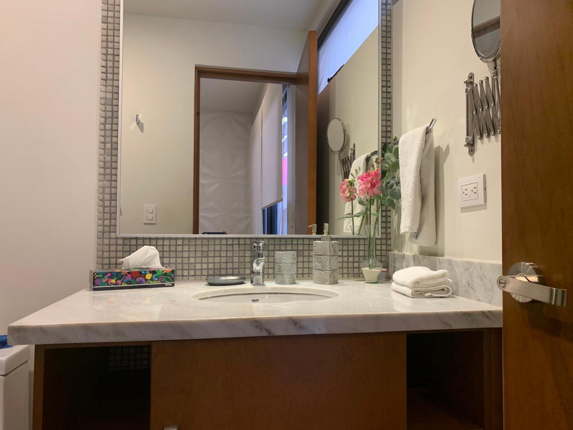 Apartment Spectacular Two Bedrooms Ph With Private Rooftop And Jacuzzi *