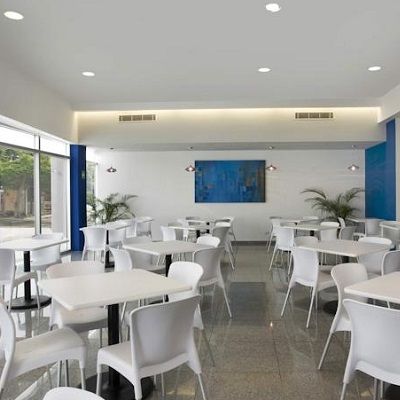 Khách sạn One
