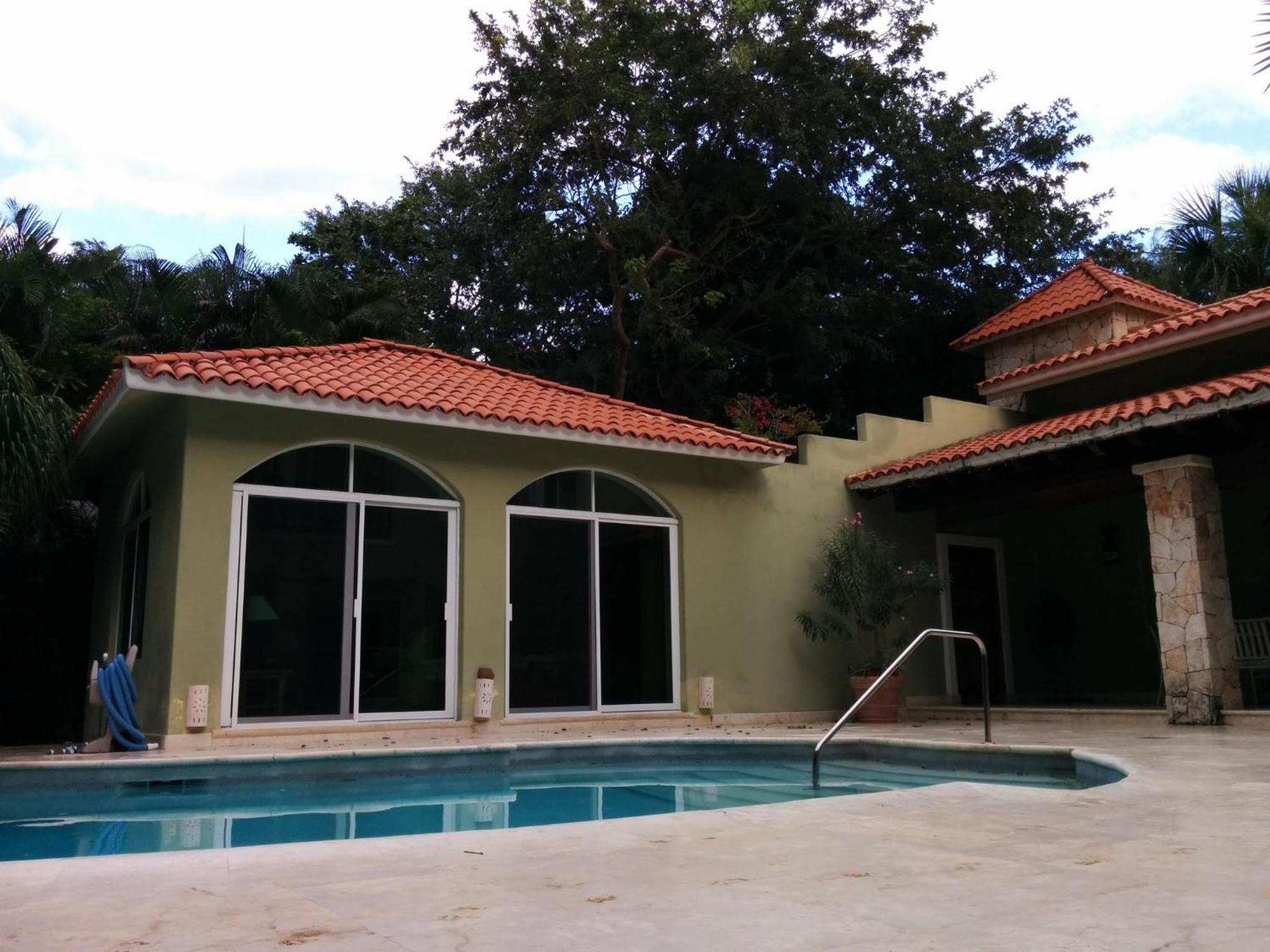 Nhà nghỉ Casa Beard, Spacious With High Speed Wifi & Pool.