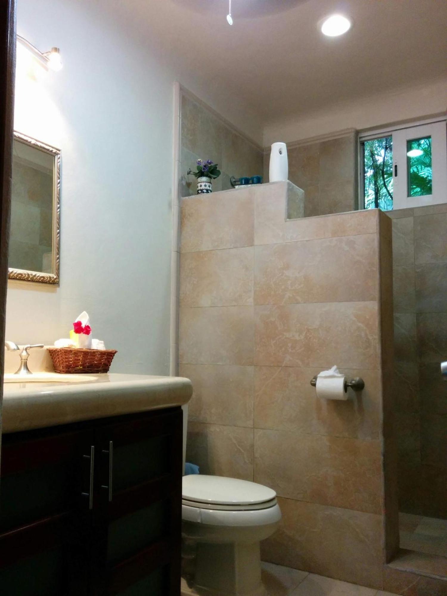 Nhà nghỉ Casa Beard, Spacious With High Speed Wifi & Pool. *
