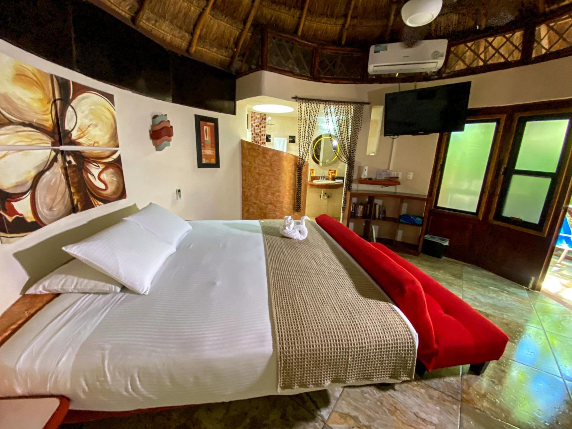 Khách sạn Cocos Adults Only 3*