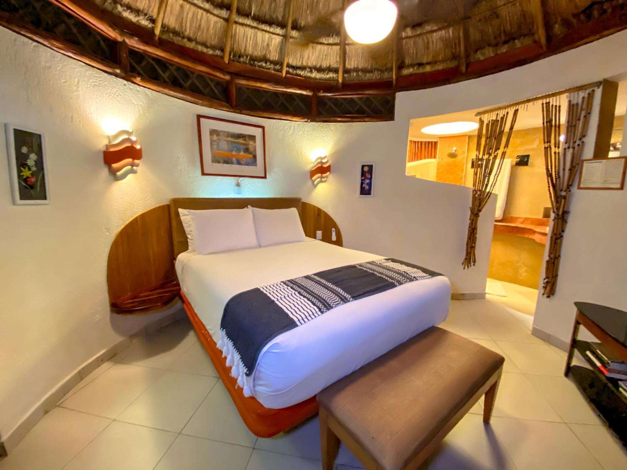 Khách sạn Cocos Adults Only 3*