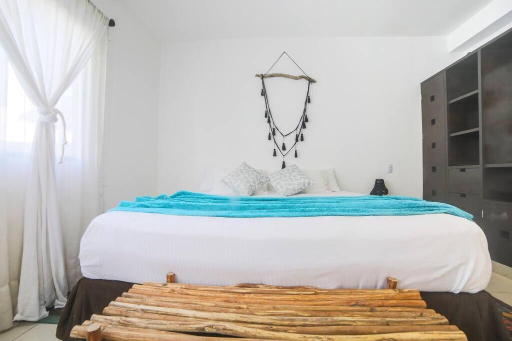 Lovely 2 Bdrm In Gated Community & Pool View