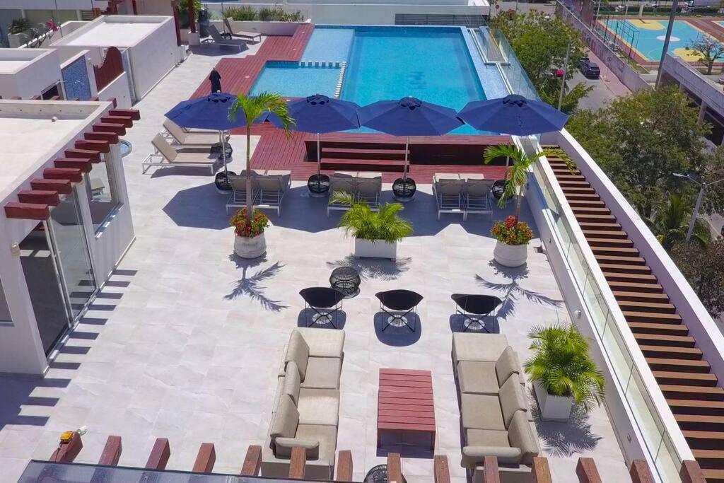 Apartment Beautiful Roof Pool & Gym With Ocean Views! *