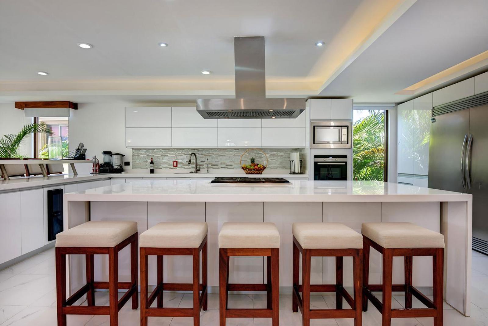 Biệt thự Sixteen Bedrooms In