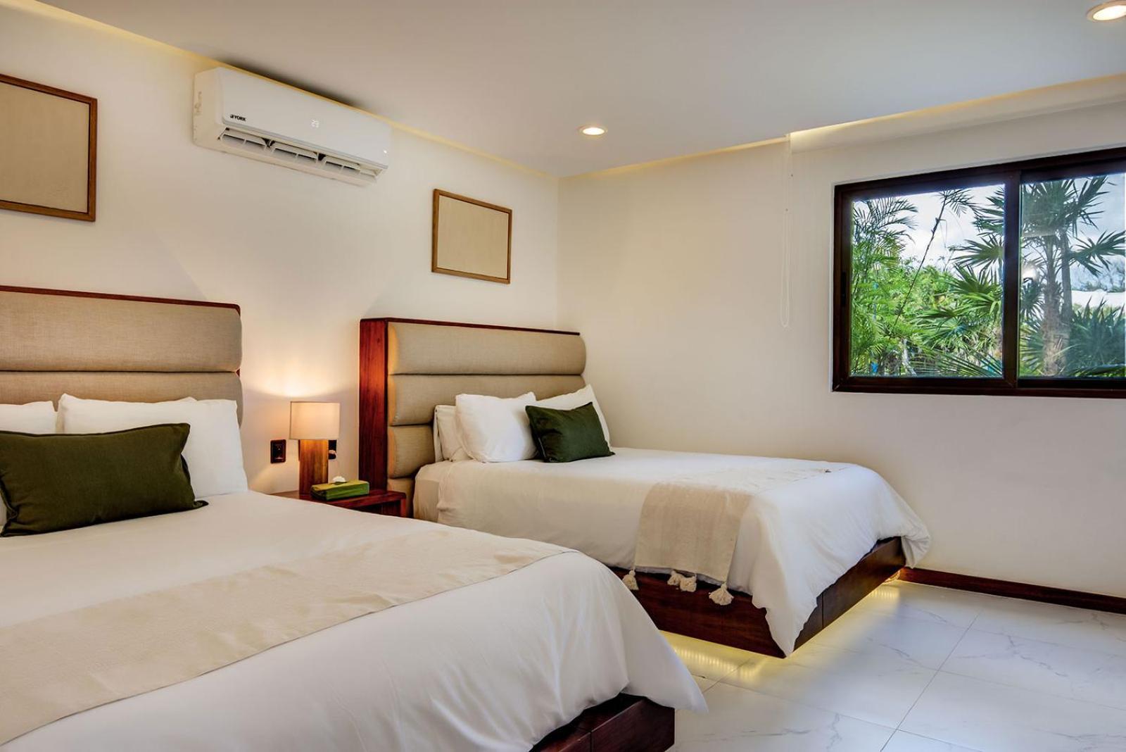 Sixteen Bedrooms In Biệt thự