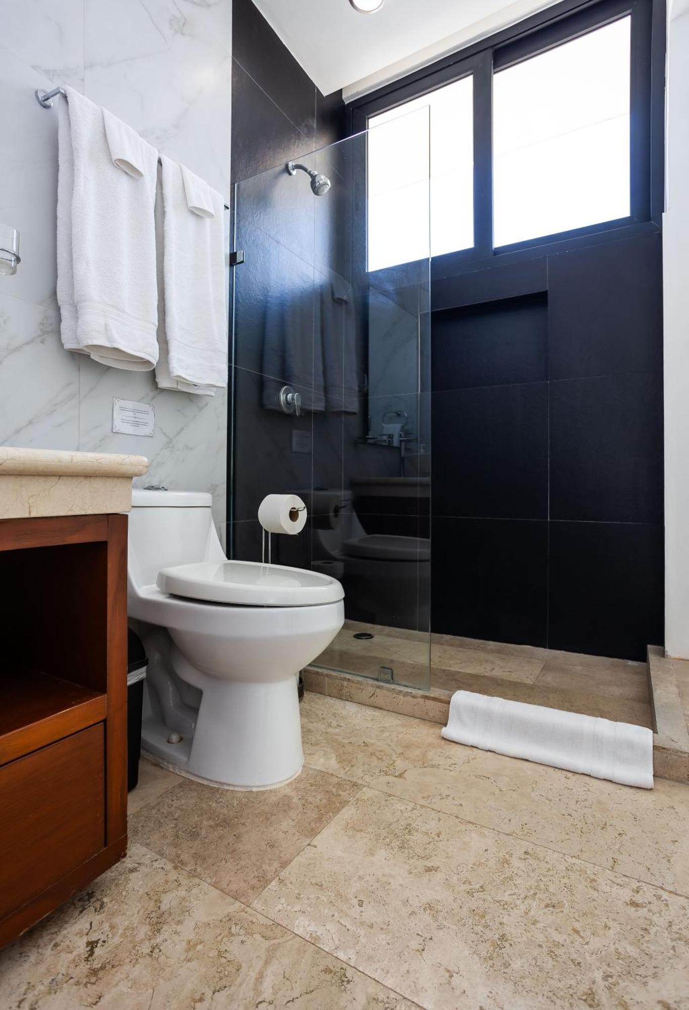 Beautiful 2bd 2bth, Ocean Views Apartment Playa del Carmen