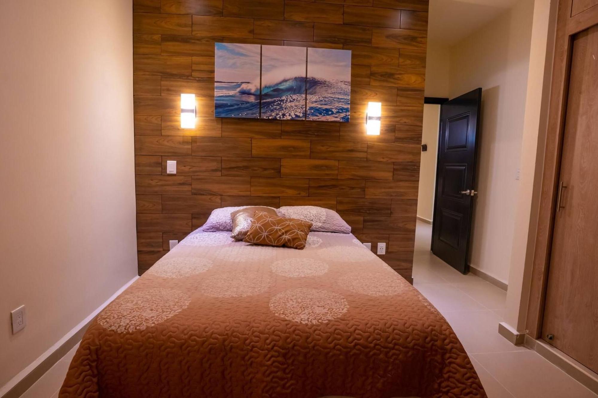 Luxury With Poll Apartment *
