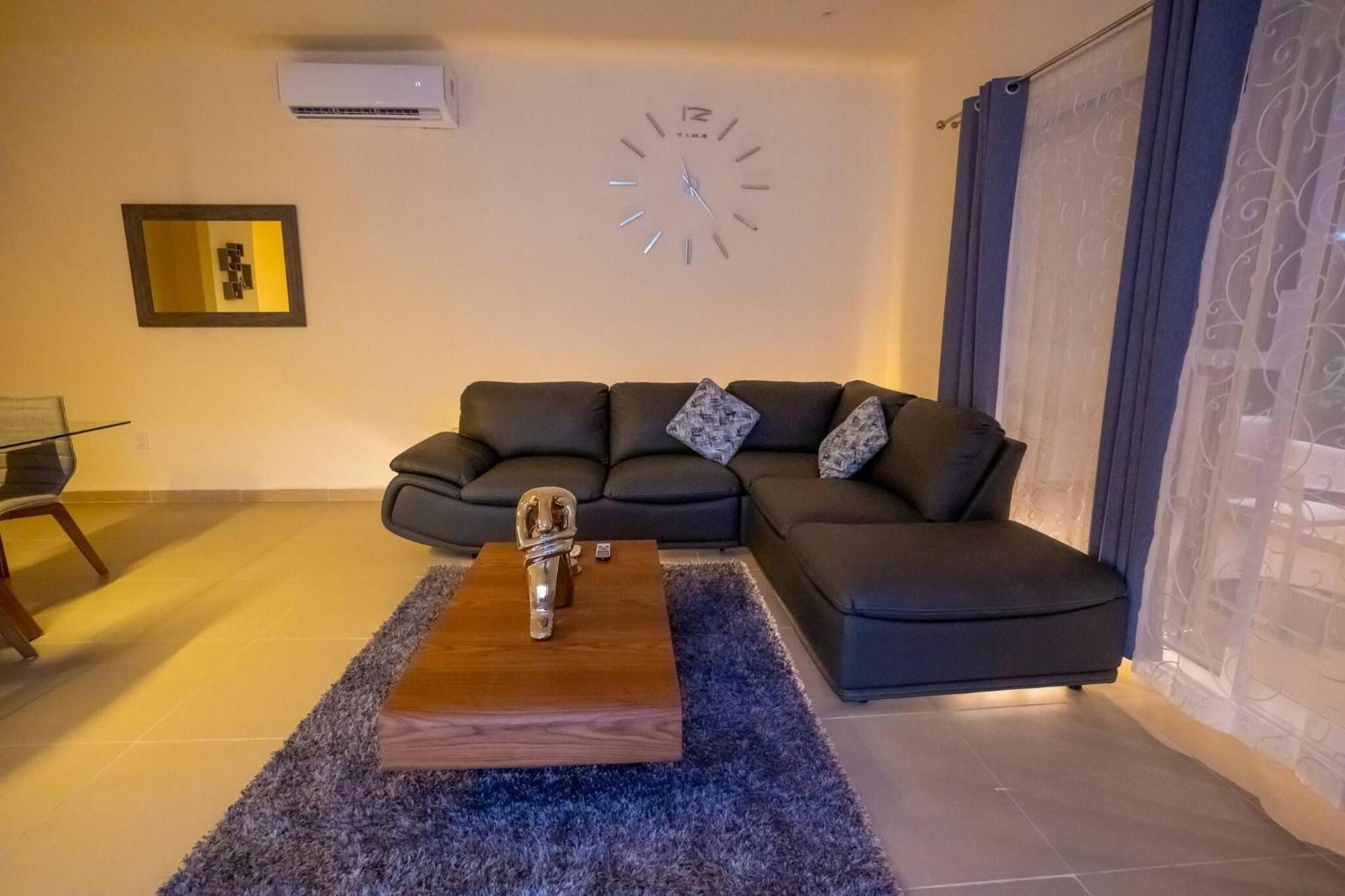 Apartment Luxury With Poll *