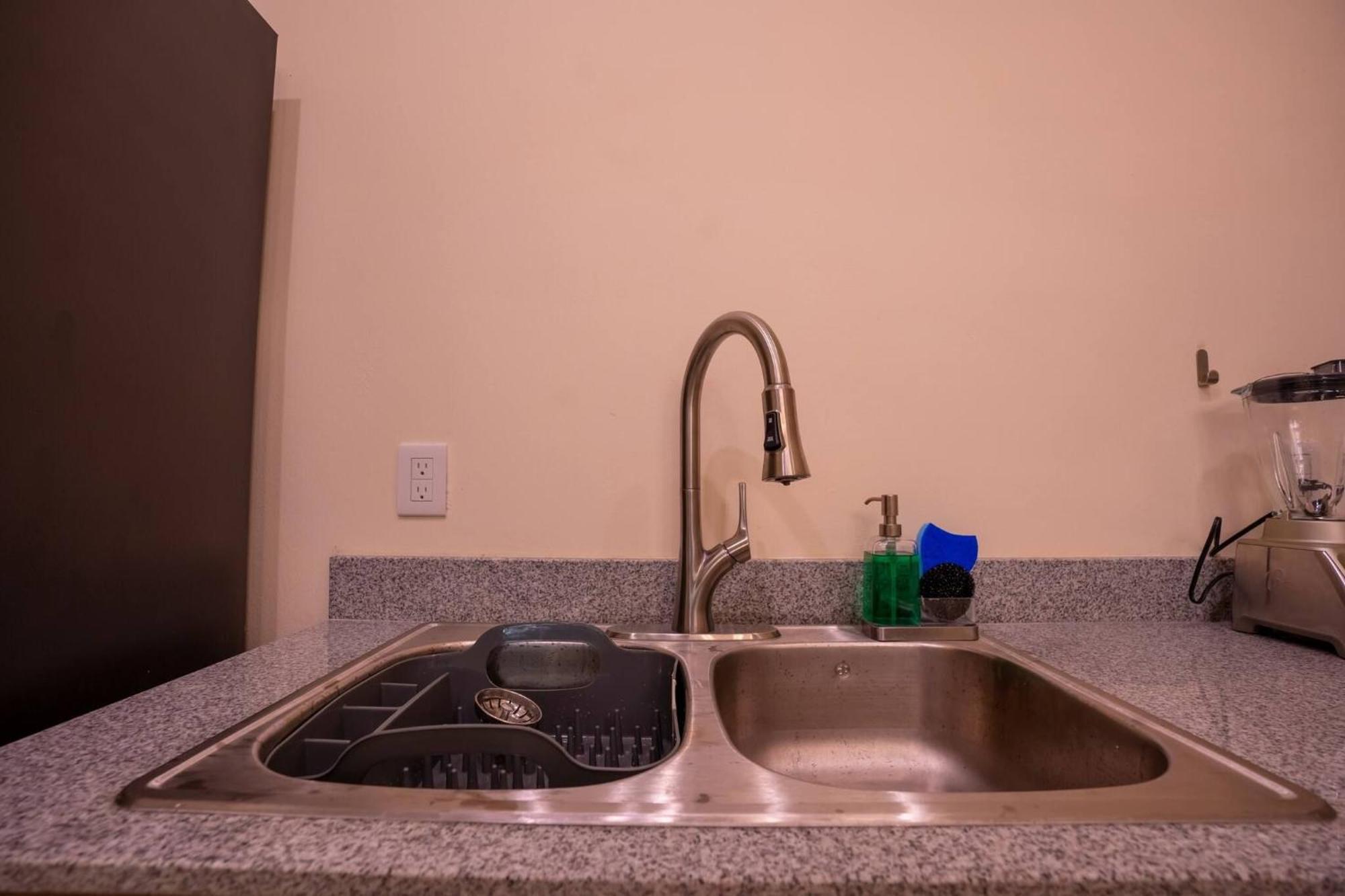 Apartment Luxury With Poll