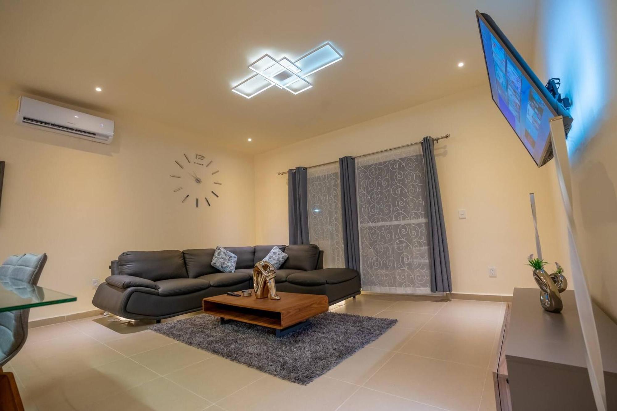 Luxury With Poll Apartment