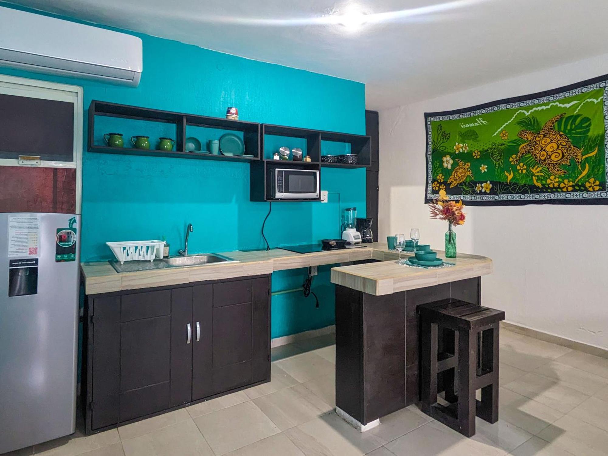 Apartment A5 Beachside Bliss Family Hawaiian Themed Quad Kitchen Ac Playa del Carmen