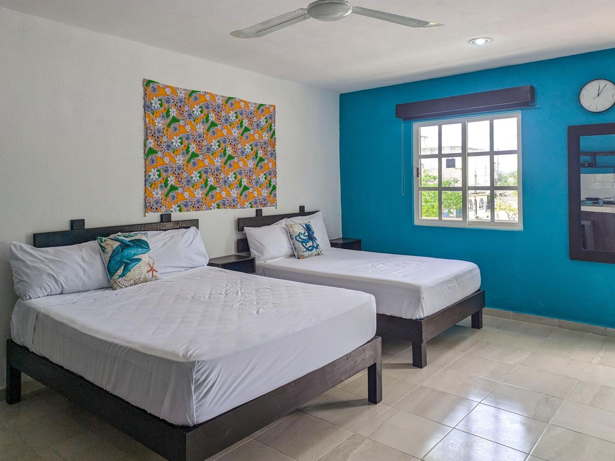 A5 Beachside Bliss Family Hawaiian Themed Quad Kitchen Ac Apartment *