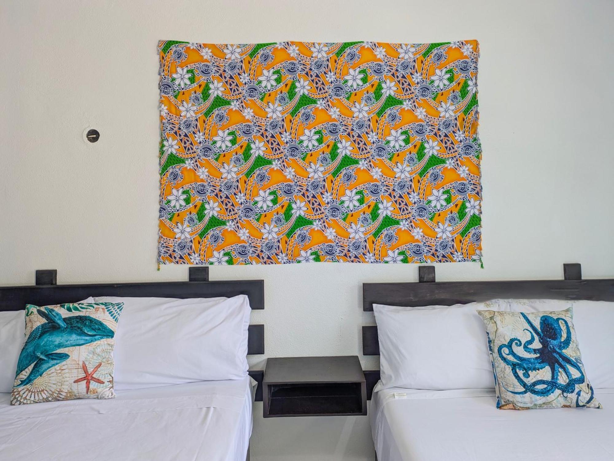 A5 Beachside Bliss Family Hawaiian Themed Quad Kitchen Ac *